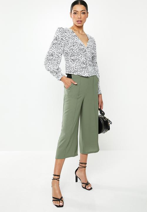 Glamorous - Mono leopard V-neck blouse - black & white