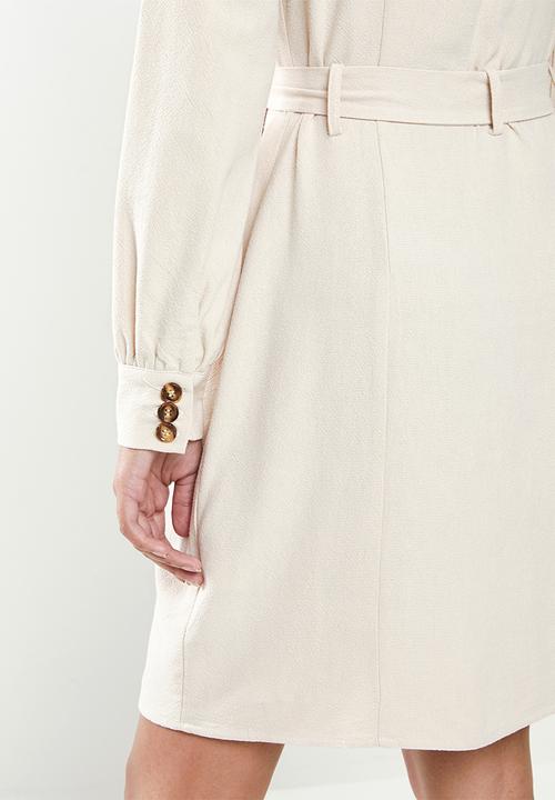 Glamorous - Petite button through mini with square neck - beige 