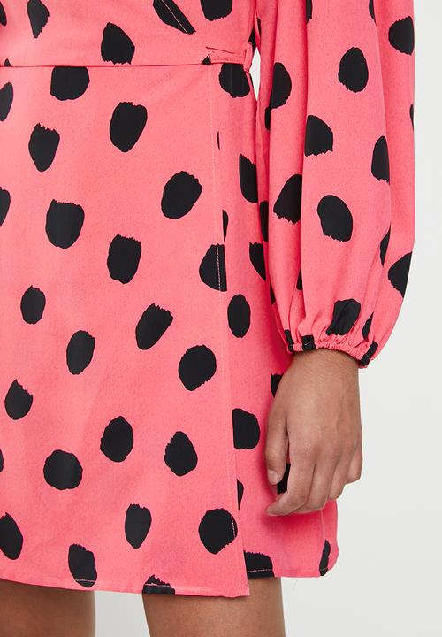 Glamorous - Petite messy spot volume sleeve tunic - pink & black 