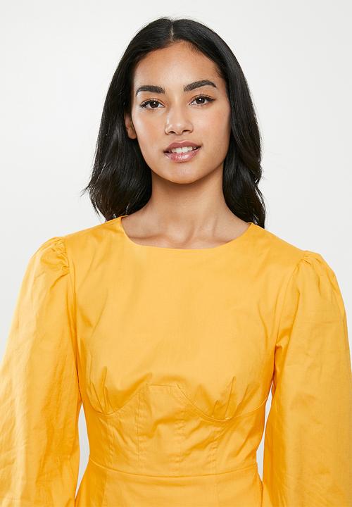 Glamorous - Petite drop waist long sleeve - yellow 