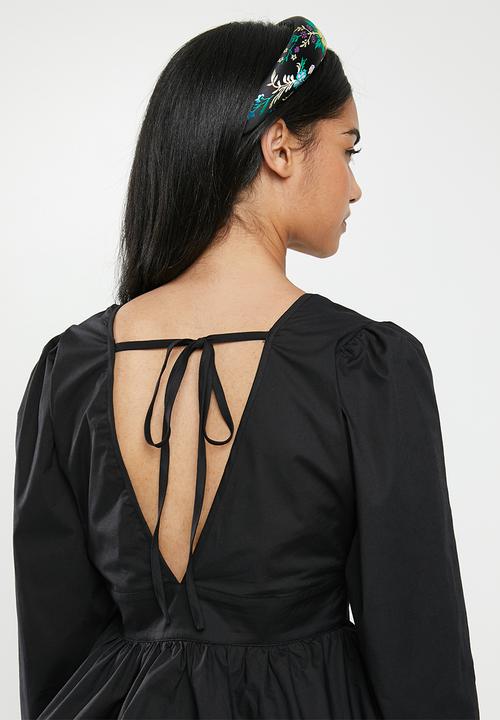 Glamorous - Petite v-neck blouse - black