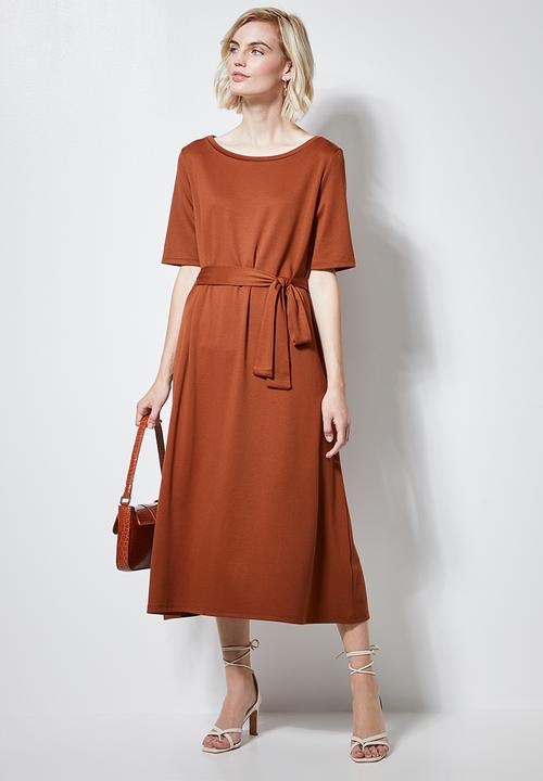 Superbalist - Fit & flare belted dress - rust