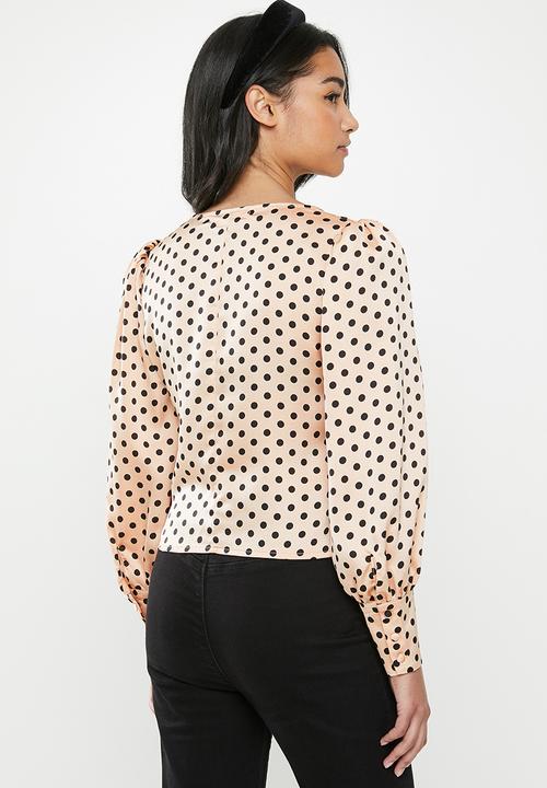 Glamorous - Petite V-neck spot blouse- peach & black