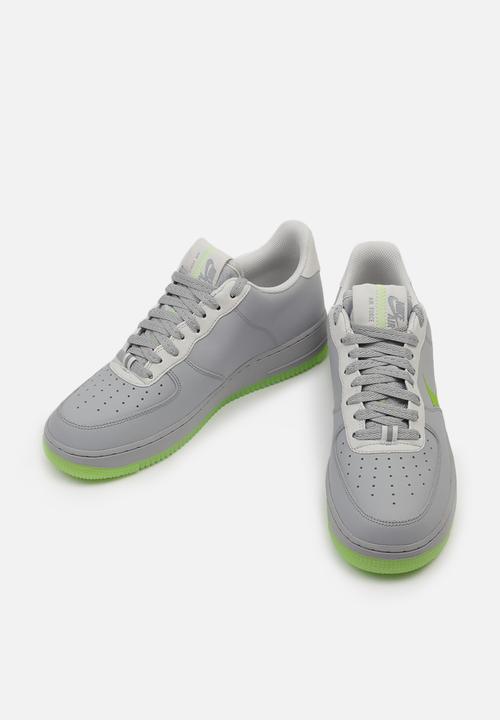 Nike - Air Force 1 '07 LV8 - wolf grey / ghost green-photon dust-black