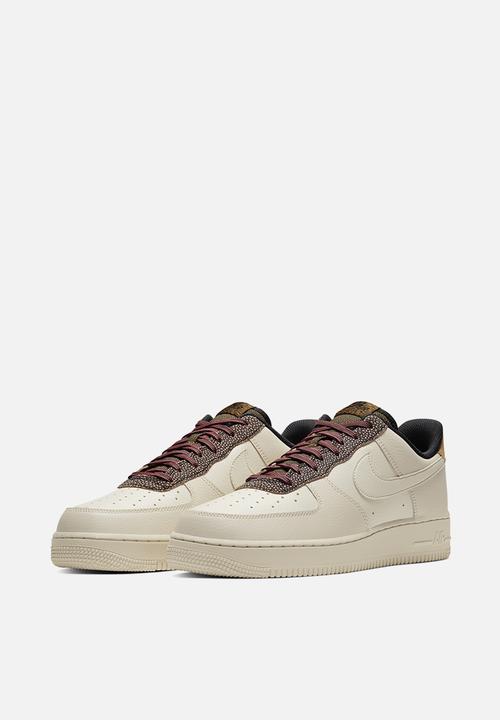 Nike - Air Force 1 '07 LV8 - fossil-wheat-shimmer