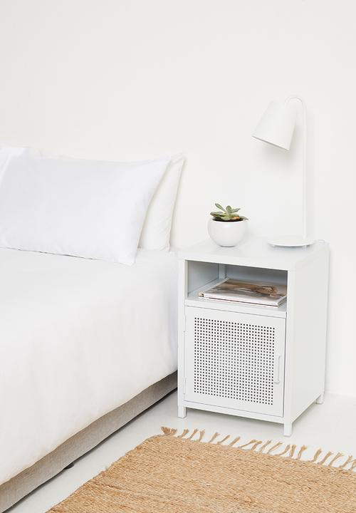 Basics - Isaiah bedside table - white