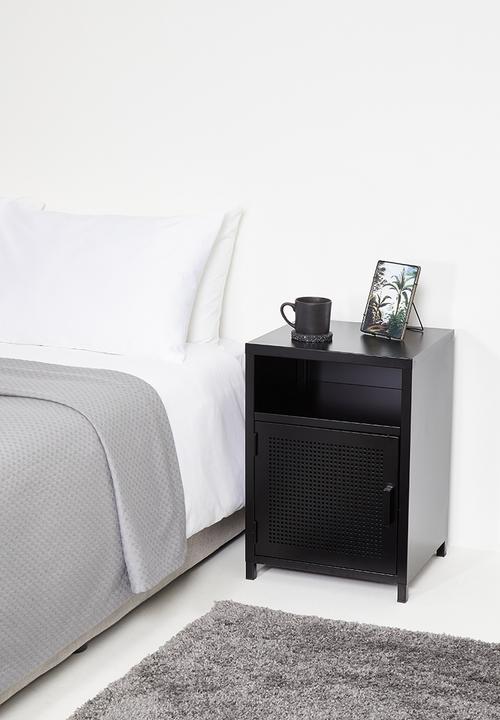 Basics - Isaiah bedside table - black