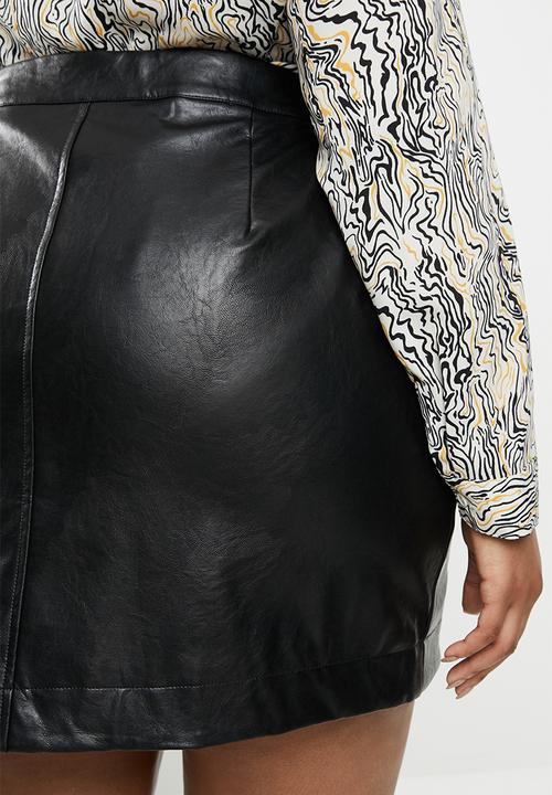 Glamorous - Plus wrap over pu skirt - black