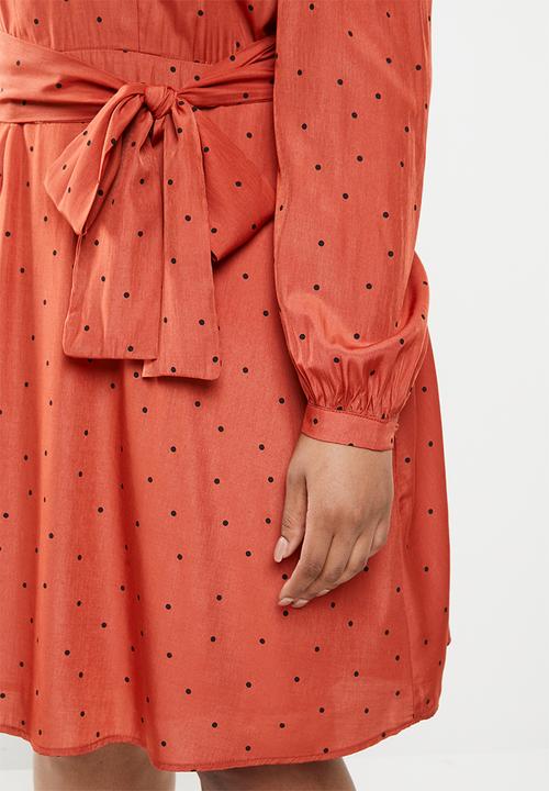 Glamorous - Plus mini spot wrap dress - red & black