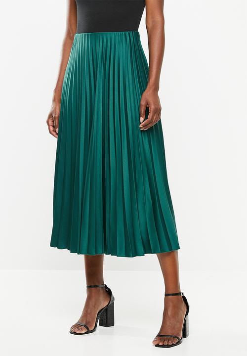 green velvet pleated skirt
