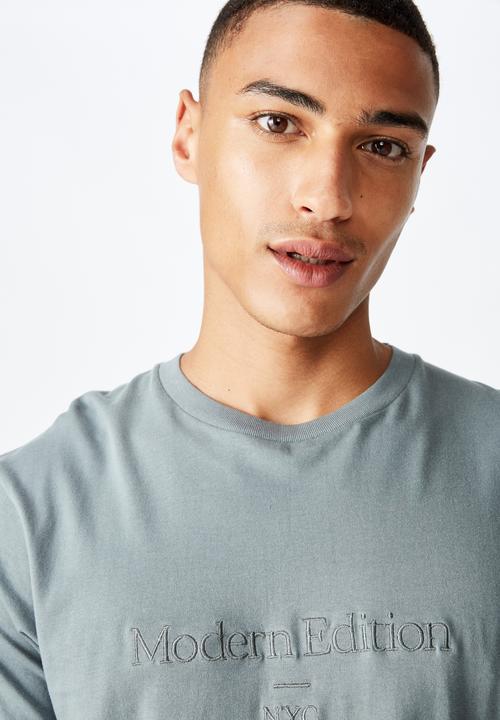 Cotton On - Modern edition Tbar text T-shirt - grey