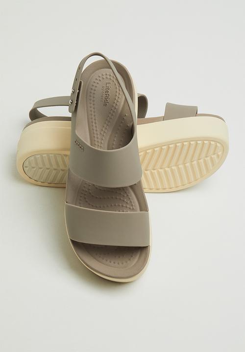 Crocs - Brooklyn low wedge - khaki