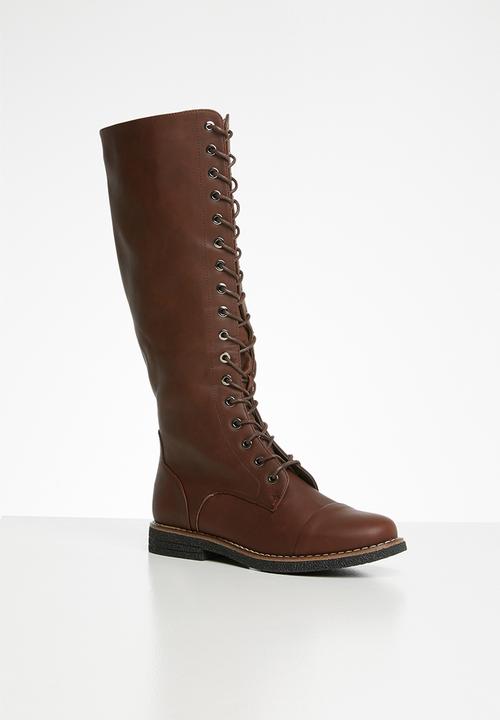 Butterfly Feet - Denali boot - choc