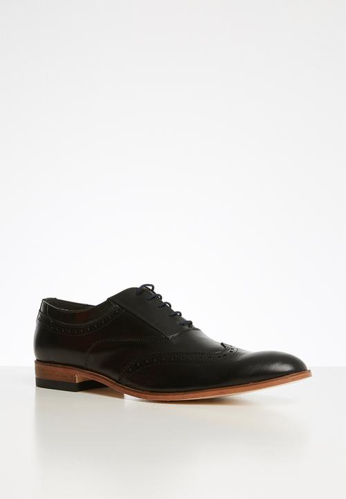 Watson - Leonard leather brogue - black