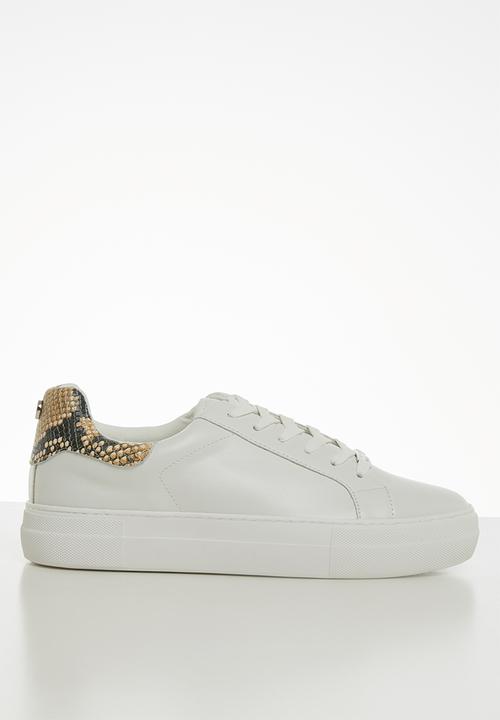superbalist steve madden