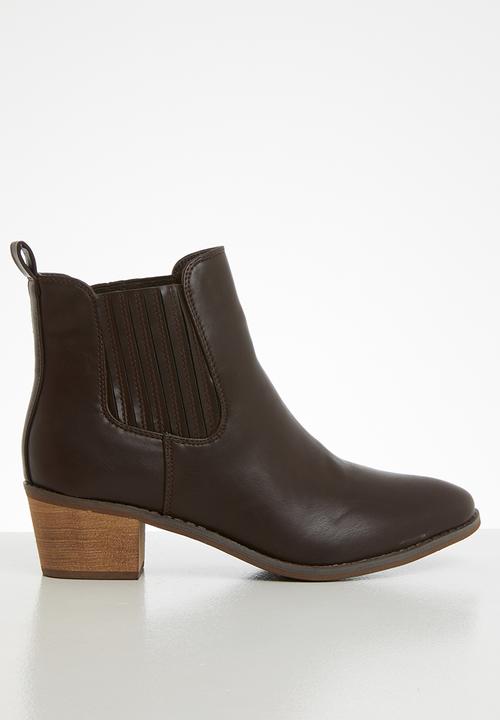 Jada - Pin tuck ankle boot - dark brown