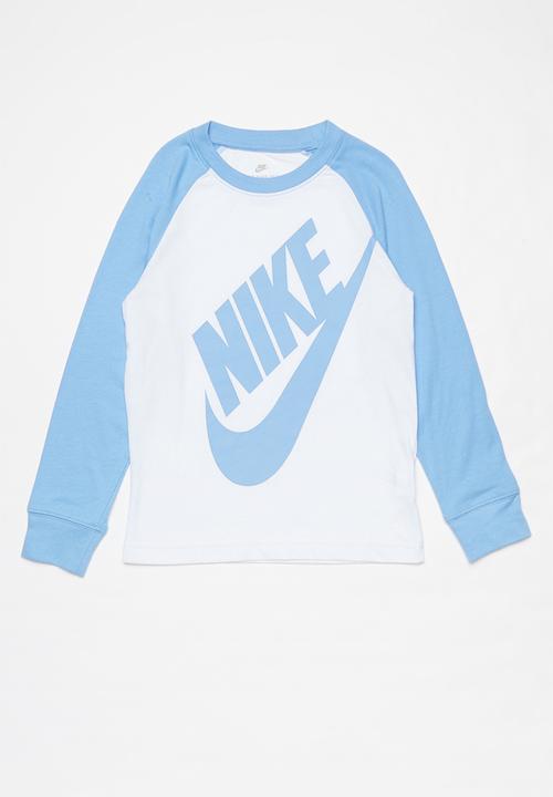 blue and white nike outfit