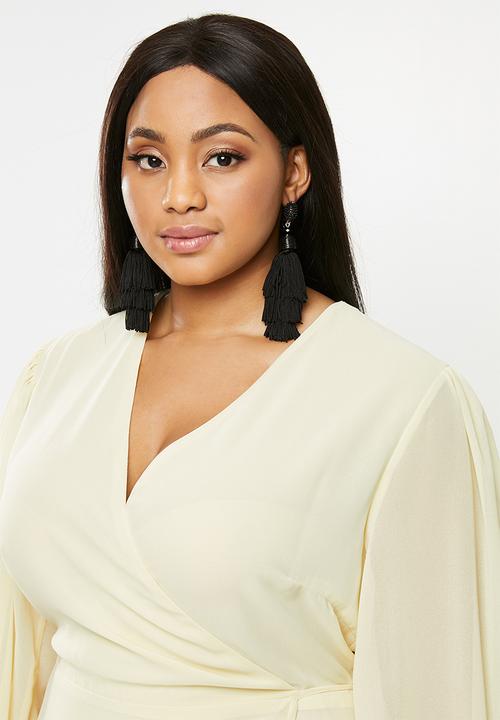 Glamorous - Plus long sleeve fit & flare - yellow