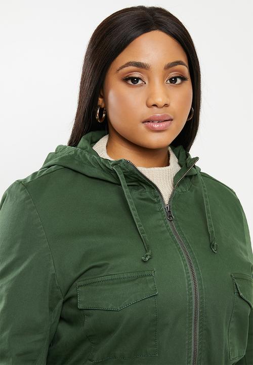 AMANDA LAIRD CHERRY - Semi lined utility patch pocket parka with hood - green