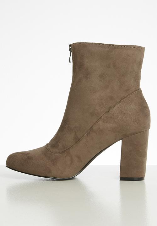 Butterfly Feet - Libra boot - taupe