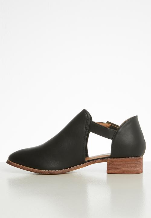 Jada - Side buckle bootie - black