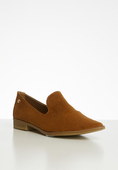 POLO - Cassidy a cut suede slip on - tan