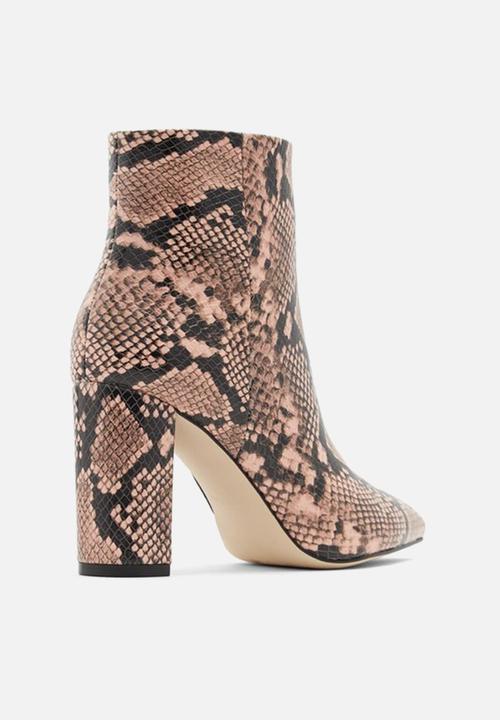 Call It Spring - Maydell boot - pink & black