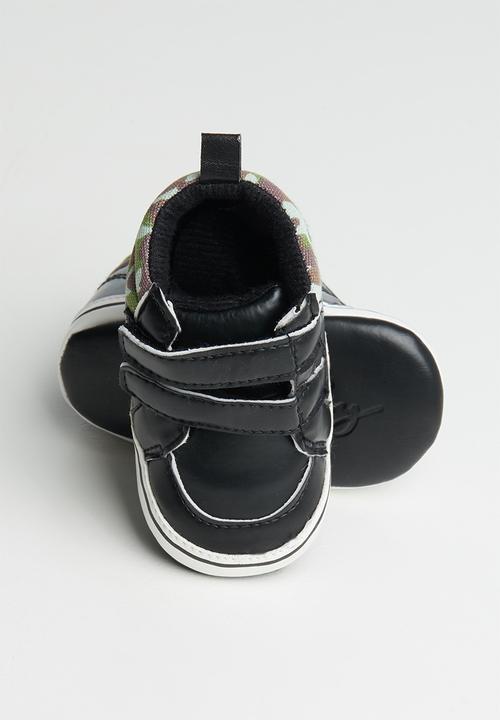 Pop Candy - Strap on camo booties - black