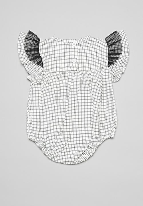 Pop Candy - Baby romper with frill sleeves - black & white