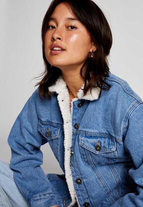 Cotton On - Sherpa denim trucker jacket - bronte blue