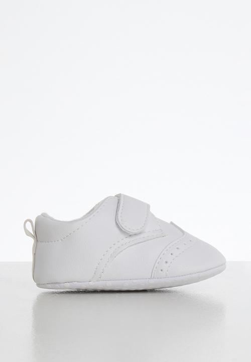 Pop Candy - Velcro strap brogue - white