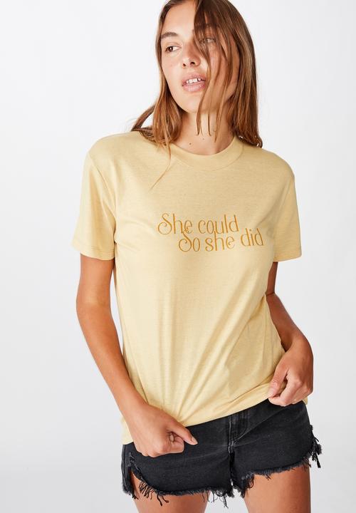 Cotton On - Classic slogan T-shirt she did - yellow