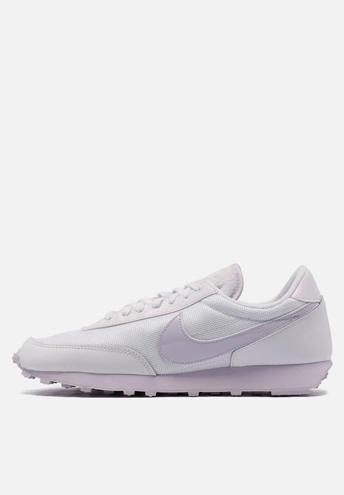 Nike - Daybreak - White / Barely Grape