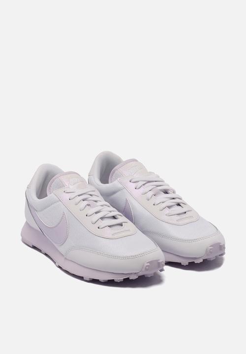 Nike - Daybreak - White / Barely Grape