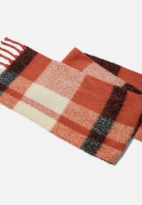 Rubi - Pippa brushed tassel scarf - chutney 