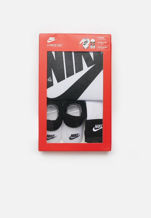 Nike - Futura 3 piece set - white