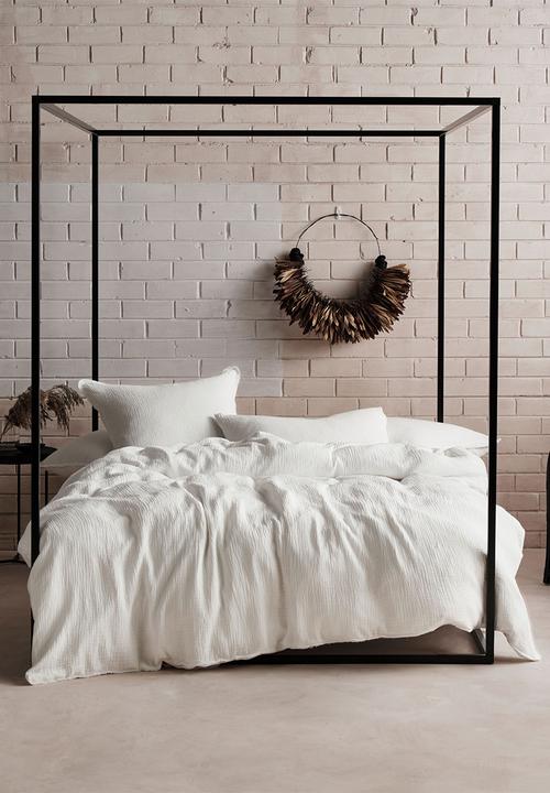 Linen House - Elysian duvet cover set - white