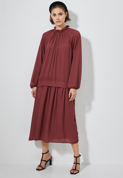 Superbalist - Ruffle neck dropped waist dress - brick