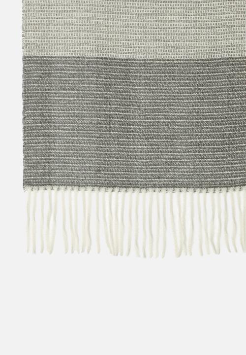 edit - Oversized fringed scarf - grey & cream