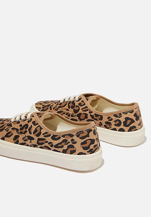 Cotton On - Jamie lace up plimsoll - brown & black 