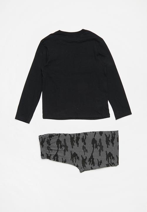 Rebel Republic - Sleep mode pj set - grey & black 