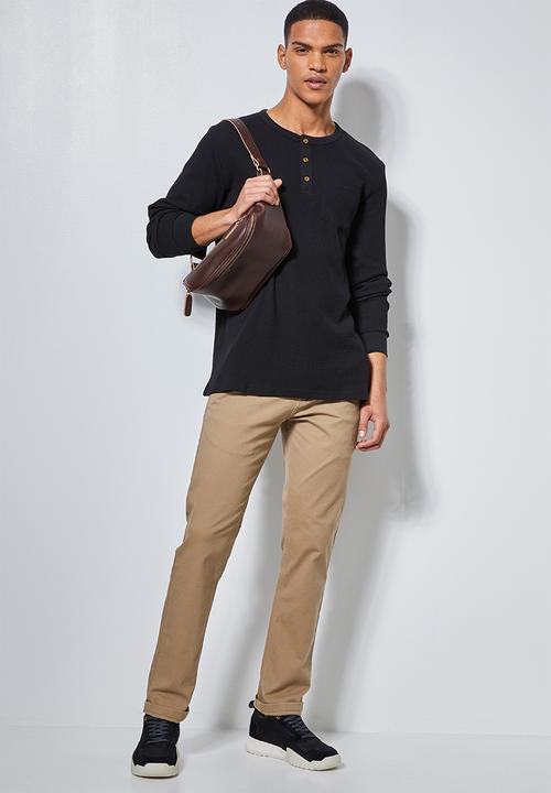 Superbalist - Henley textured pocket tee - black