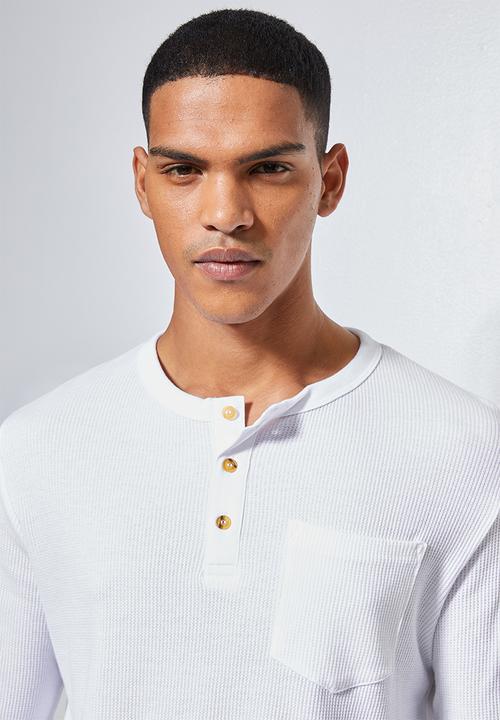 Superbalist - Henley textured pocket tee - white