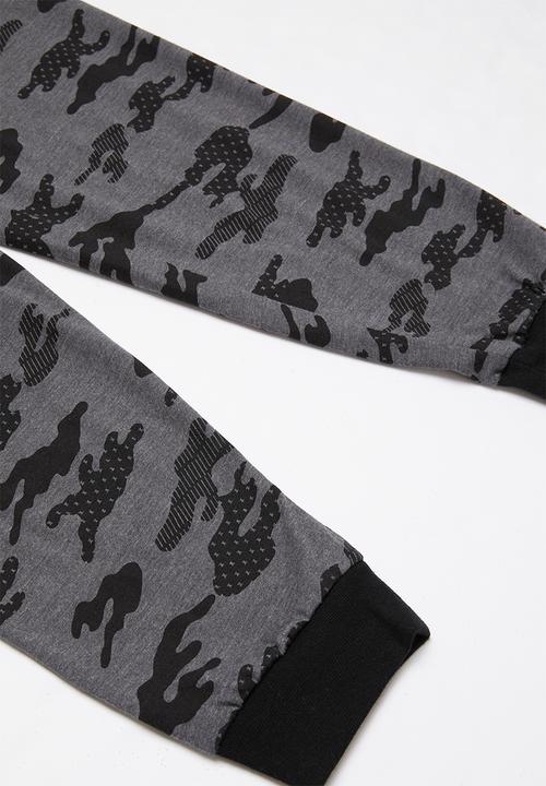 Rebel Republic - Sleep mode pj set - grey & black 