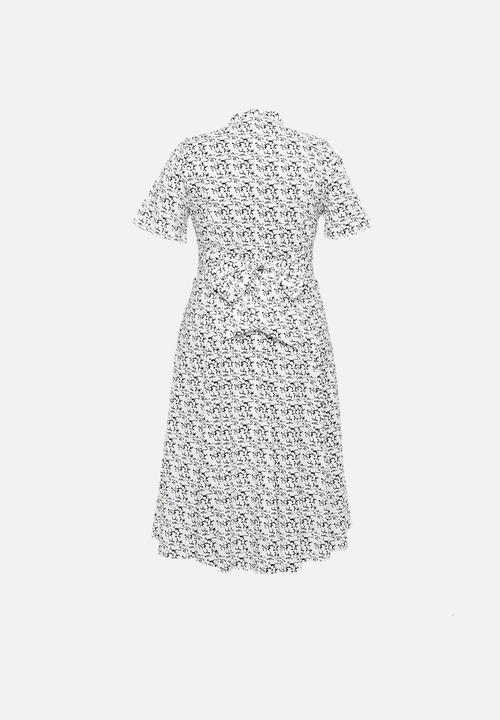 AMANDA LAIRD CHERRY - Flared midi shirt dress with mandarin collar - white & black