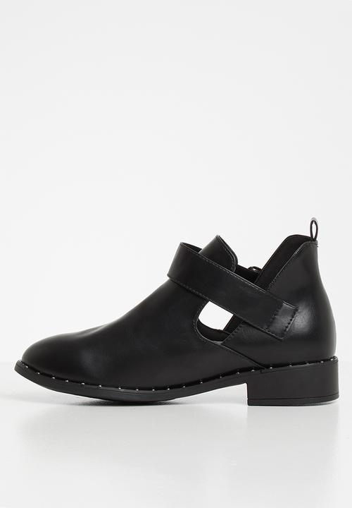 Madison® - Kendra buckle boot - black