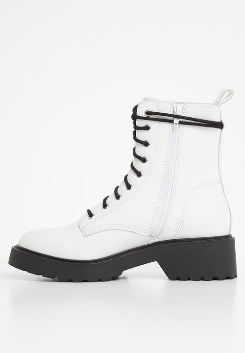 Steve Madden - Tornado bootie - white