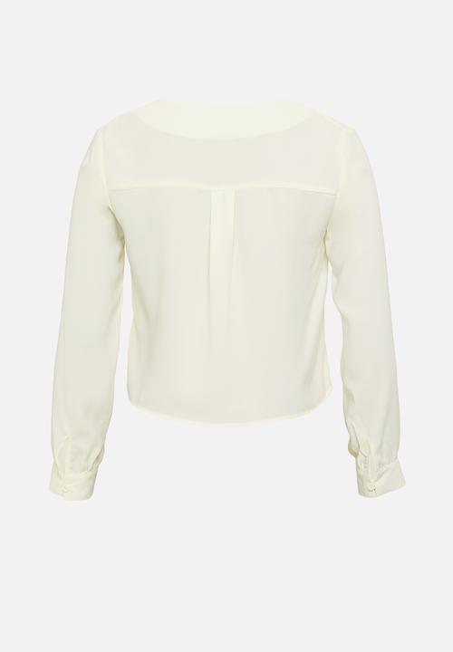Glamorous - Petite v-neck blouse - cream