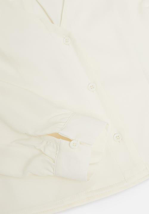 Glamorous - Petite v-neck blouse - cream