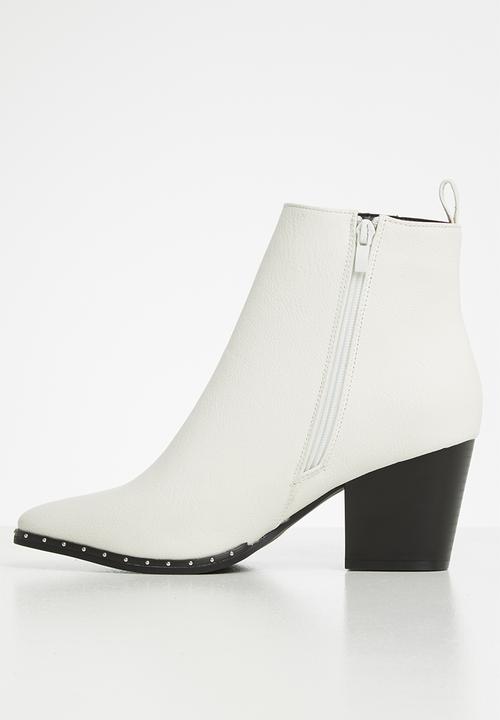 Cotton On - Spencer studded rand boot - white